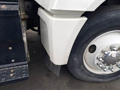 International LT625 Right Fender Extension