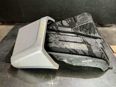 International LT625 Right Fender Extension