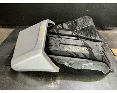 International LT625 Right Fender Extension