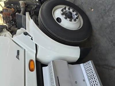 International RH613 Right Fender Extension