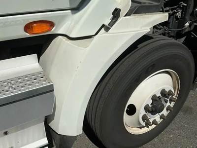 International RH613 Right Fender Extension