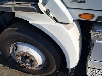 International RH613 Left Fender Extension