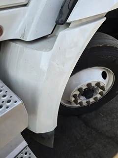 International RH613 Right Fender Extension