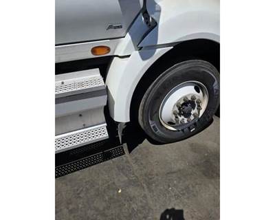 International RH613 Right Fender Extension