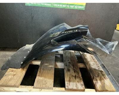 International TranStar 8600 Right Fender Extension