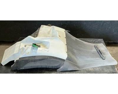 International WorkStar 7400 Left Fender Extension