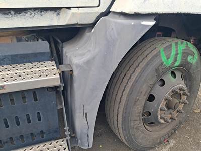 Mack CXU613T Fender Extension