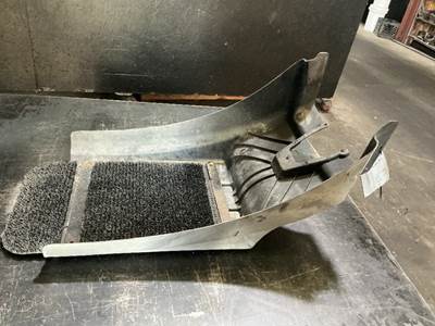 Mack CXU613T Fender Extension