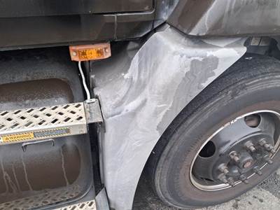 Mack CXU633T Right Fender Extension