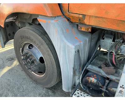Mack CXU633T Left Fender Extension