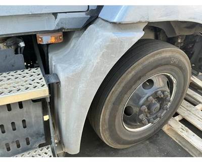 Mack Pinnacle CXU612 Fender Extension for a Mack CXU612