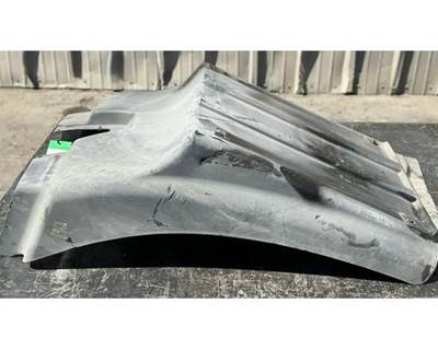 Mack Pinnacle CXU613 Fender Extension for a Mack CXU613