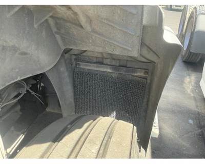 Mack Pinnacle CXU613 Fender Extension for a Mack CXU613