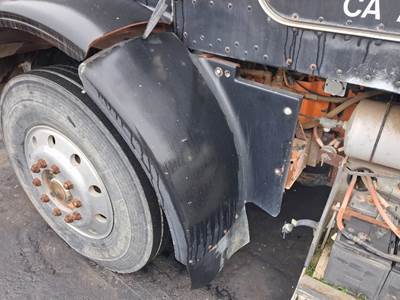 Peterbilt 378 Left Fender Extension