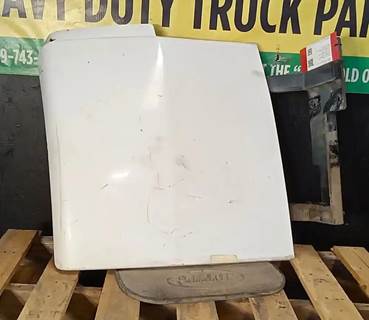 Peterbilt 387 Right Fender Extension