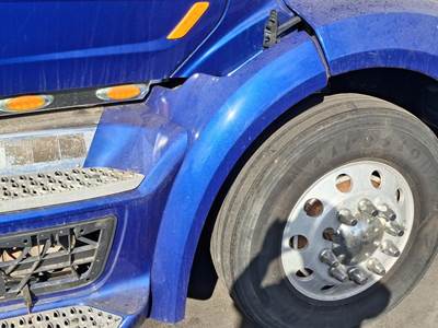 Peterbilt 579 Right Fender Extension