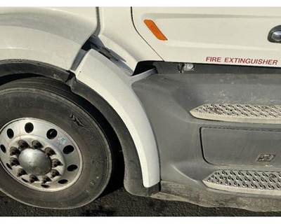 Peterbilt 579 Left Fender Extension