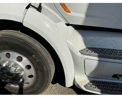 Peterbilt 579 Fender Extension