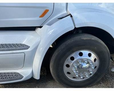 Peterbilt 579 Fender Extension