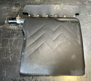 Freightliner Cascadia 113 Fender