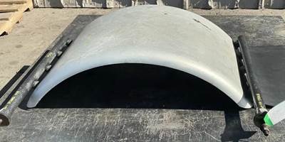 Freightliner Cascadia 125 Right Fender