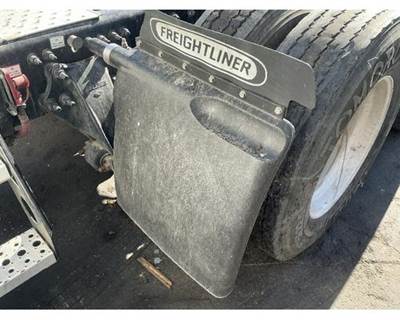 Freightliner Cascadia Fender