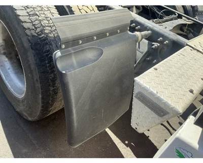 Freightliner Cascadia Right Fender