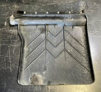 Freightliner M2 106 Fender