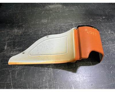 Freightliner M2 106 Fender