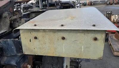 International F9370 Fender for a International F-9370