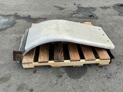 International F9370 Fender for a International F-9370