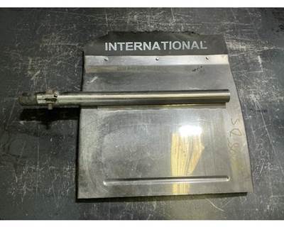 International LT625 Fender