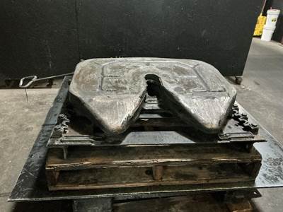 Fontaine 6ATB Fifth Wheel for a Freightliner Cascadia 125