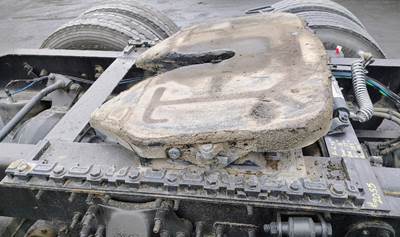 Fontaine 6LWB Fifth Wheel for a Freightliner Cascadia 126