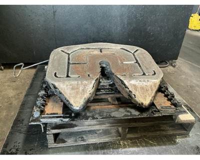 Fontaine Cascadia 125 Fifth Wheel for a Freightliner Cascadia 125