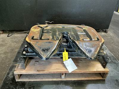 Fontaine LT625 Fifth Wheel for a International LT625