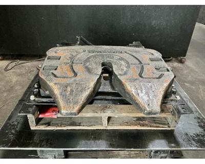 Fontaine LT625 Fifth Wheel for a International LT625