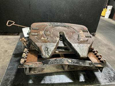 Fontaine SLTPL7000 Fifth Wheel for a International 9200I