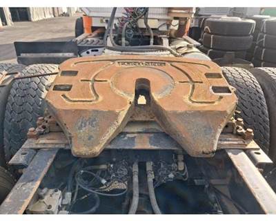 Fontaine SLTPL7000 Fifth Wheel for a International 9400I