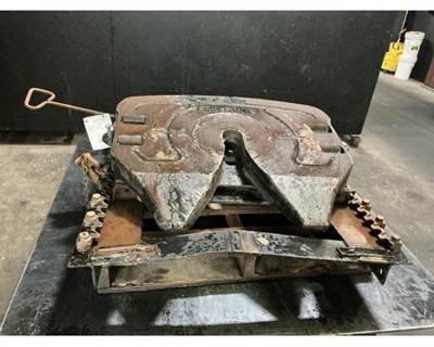 Fontaine SLTPL7000 Fifth Wheel for a International 9200I