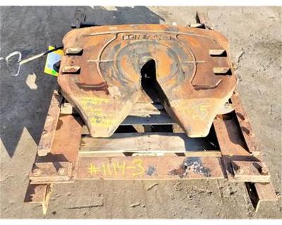 Fontaine Fifth Wheel for a Kenworth T800