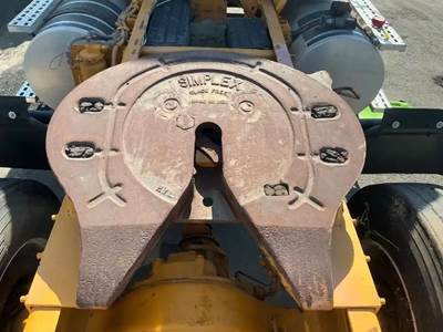 Ford L8513 Fifth Wheel