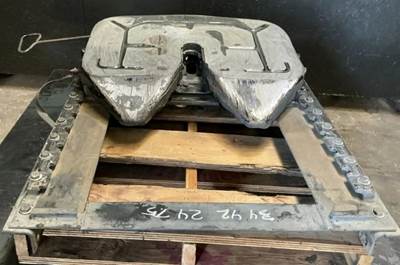 Freightliner Cascadia 113 Fifth Wheel