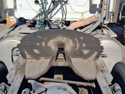 Freightliner Cascadia 113 Fifth Wheel