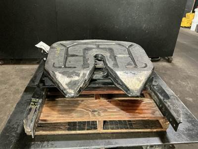 Freightliner Cascadia 113 Fifth Wheel