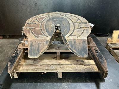 Freightliner Cascadia 113 Fifth Wheel