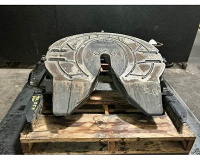 Freightliner Cascadia 113 Fifth Wheel