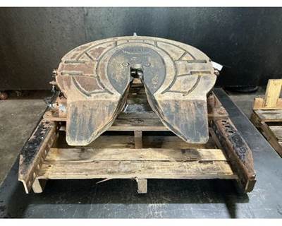 Freightliner Cascadia 113 Fifth Wheel