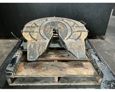 Freightliner Cascadia 113 Fifth Wheel