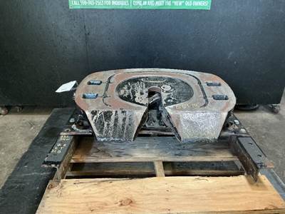 Freightliner Cascadia 125 Fifth Wheel